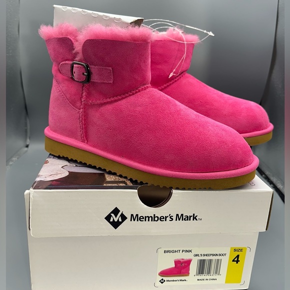 NIB Member's Mark Short Sheepskin Buckle Boots Girl's Size 4 Pink - Picture 3 of 12